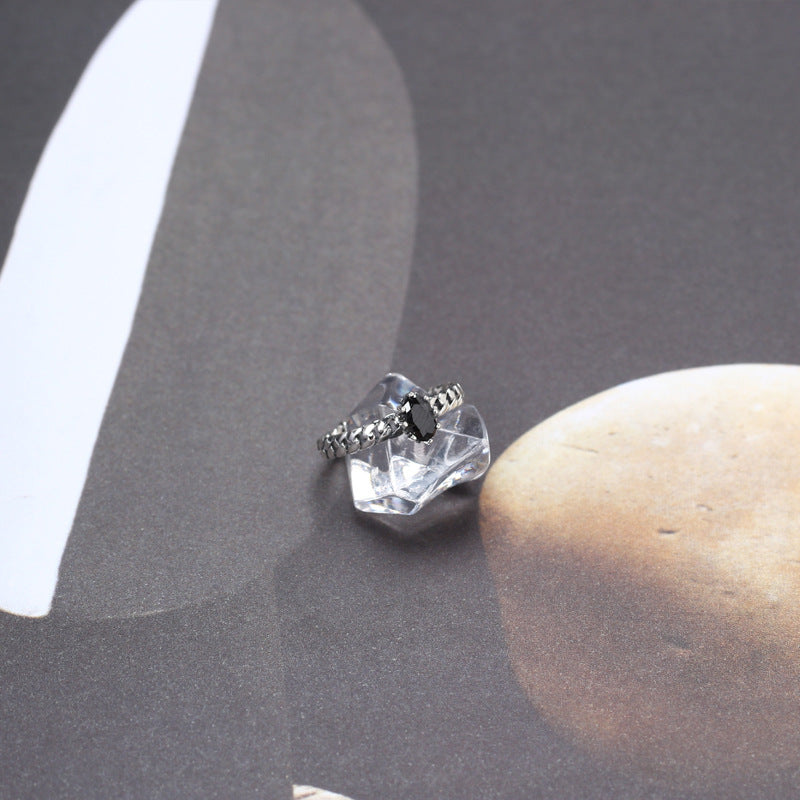 Vintage Egg-shaped Black Zircon Ring